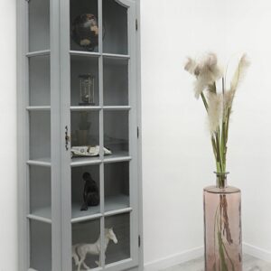 stylowa witryna z litego drewna dębowego. po profesjonalnej renowacji.