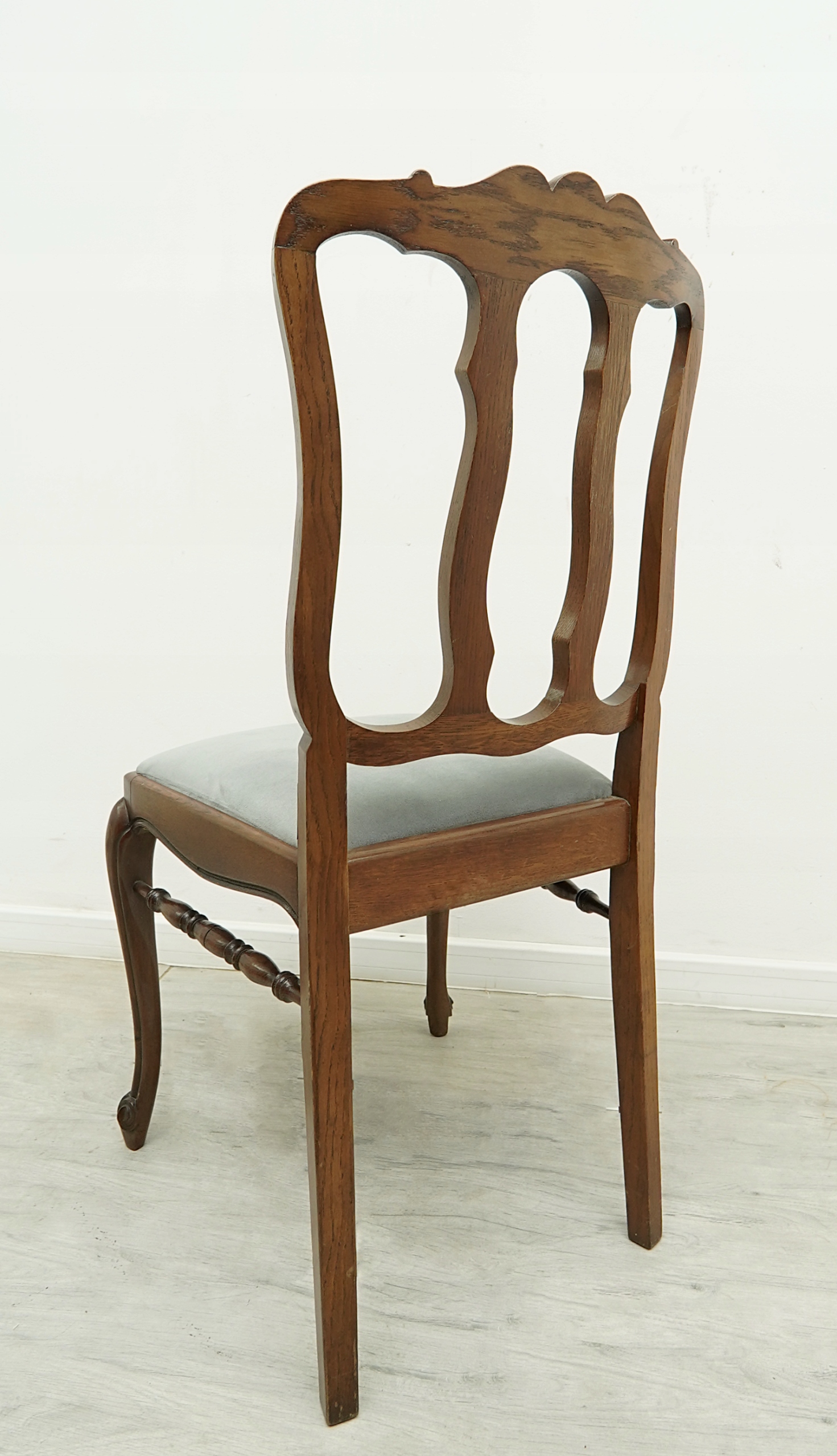 dwustronne biurko chippendale z lat 40 tych. po renowacji. dwustronne biurko chippendale z lat 40 tych. po renowacji.