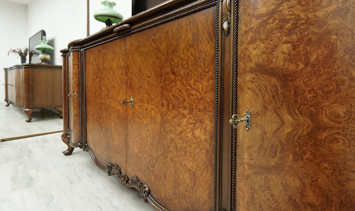 zabytkowa komoda chippendale z lat 40 tych. po renowacji. zabytkowa komoda chippendale z lat 40 tych. po renowacji.