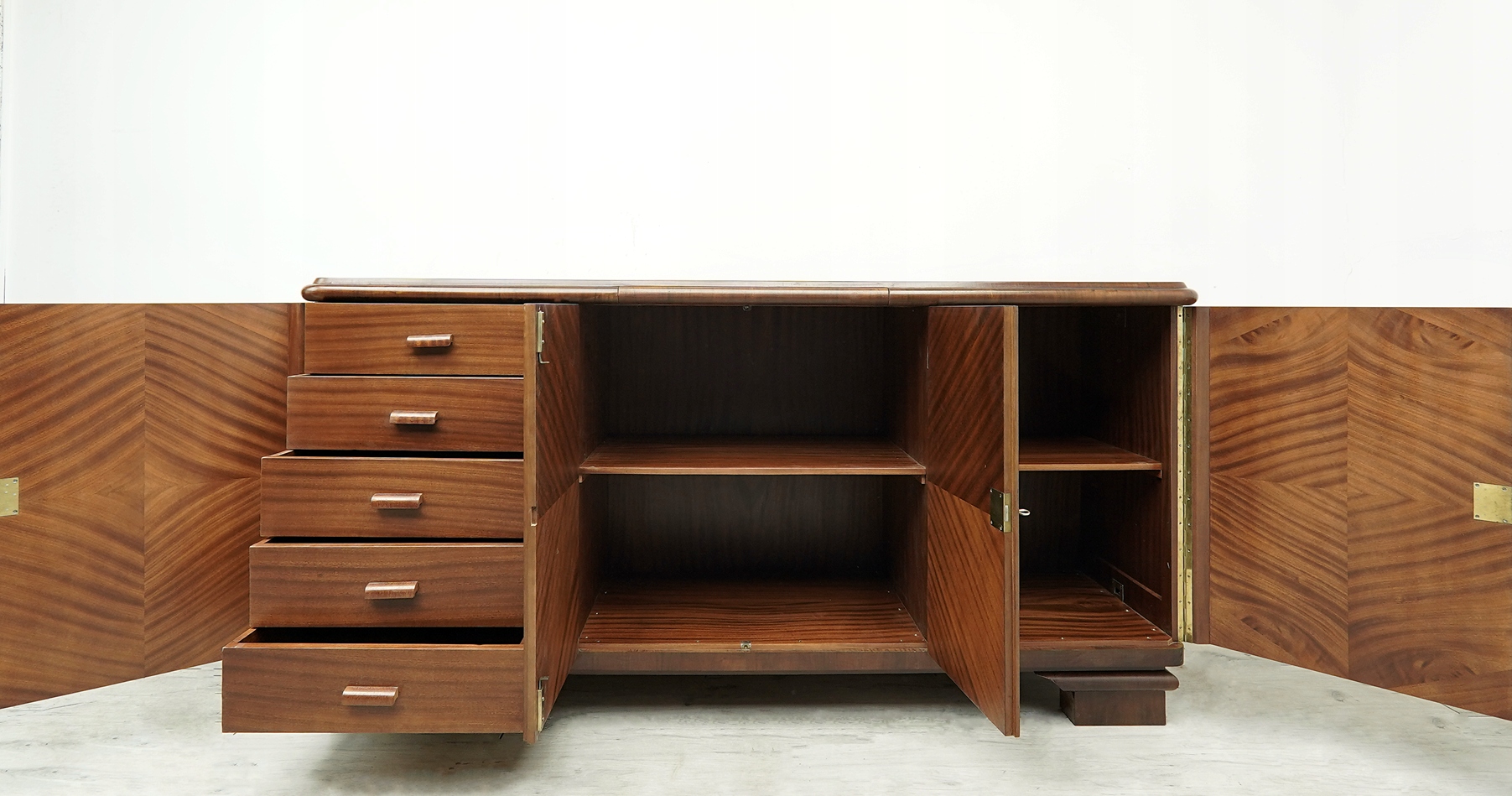 Antyczna komoda w stylu art deco z lat 30-tych. Po renowacji. 18486888328