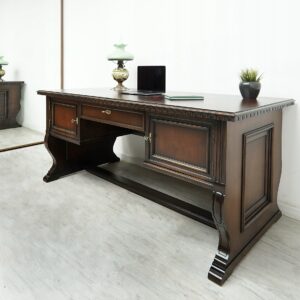 zabytkowe eklektyczne biurko z lat 40 tych. po renowacji.