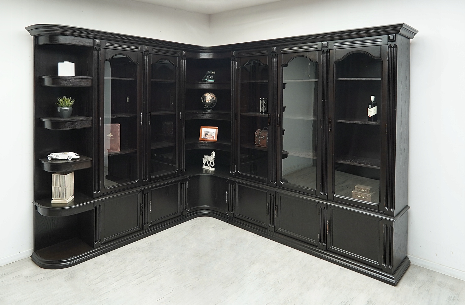 stylowy zestaw biblioteczny. po profesjonalnej renowacji. stylowy zestaw biblioteczny. po profesjonalnej renowacji.