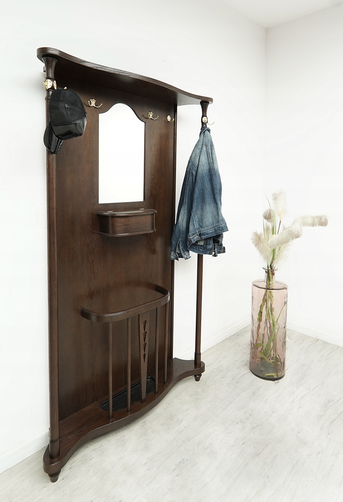18737932158
